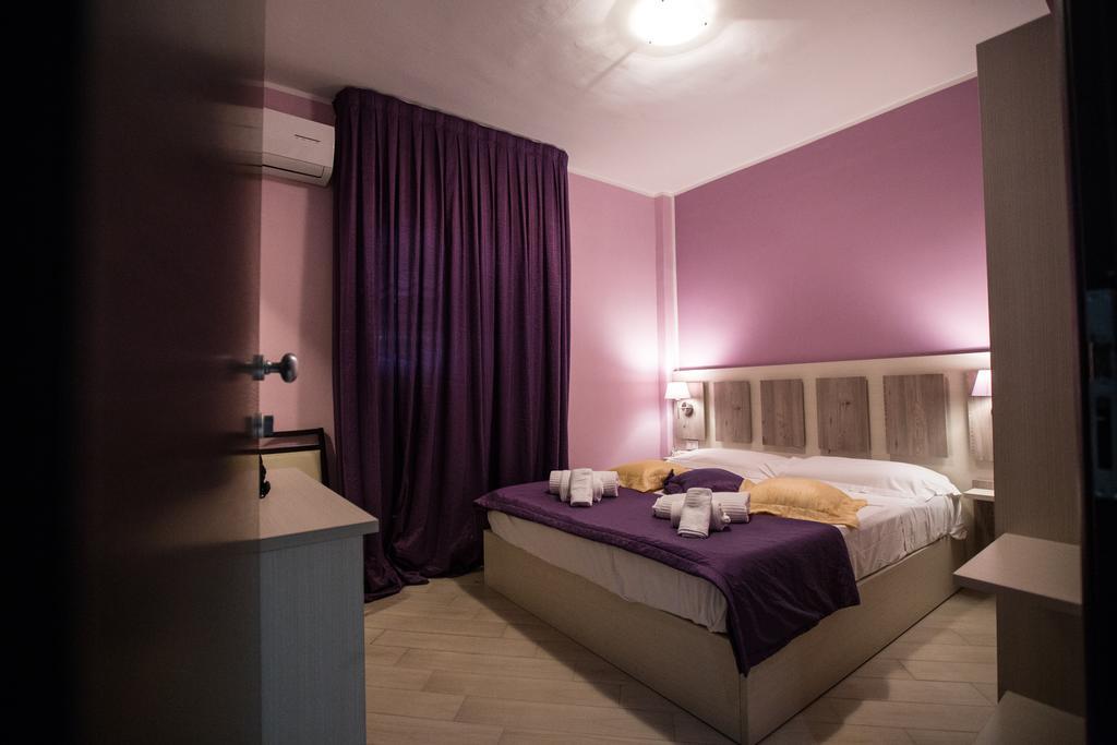 Hotel Cliché