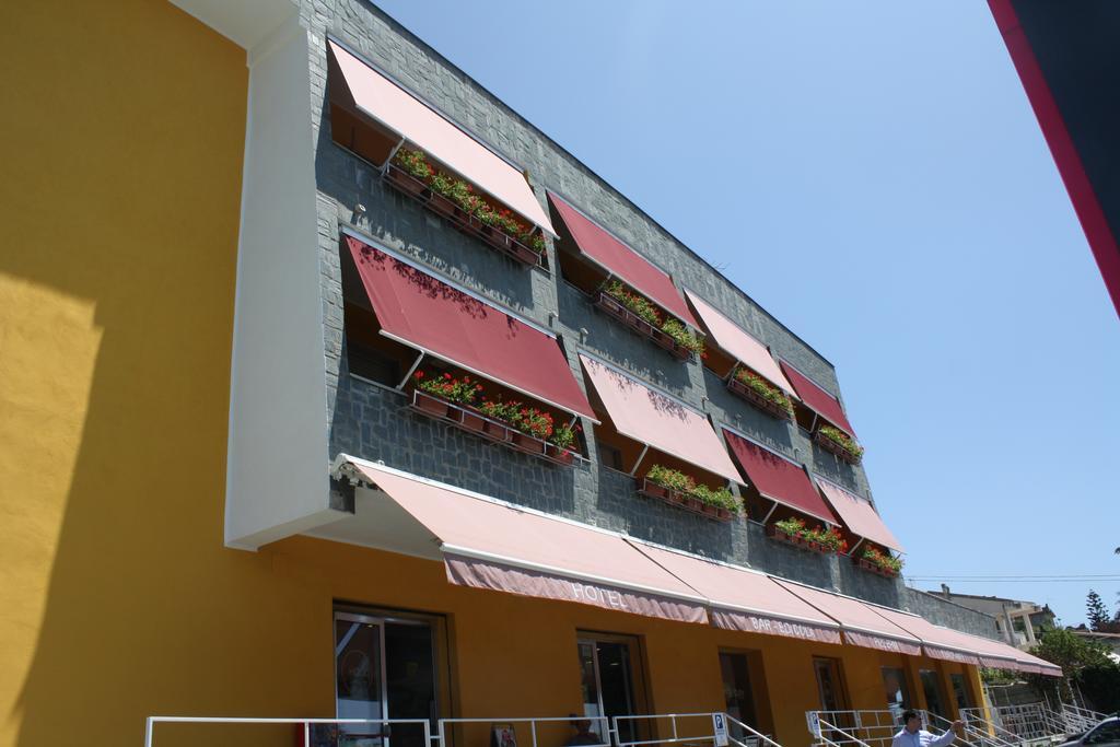 Cliché Hotel