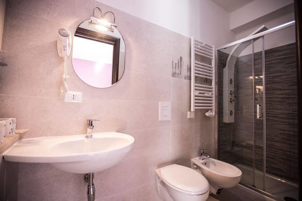 Hotel Cliché 3*