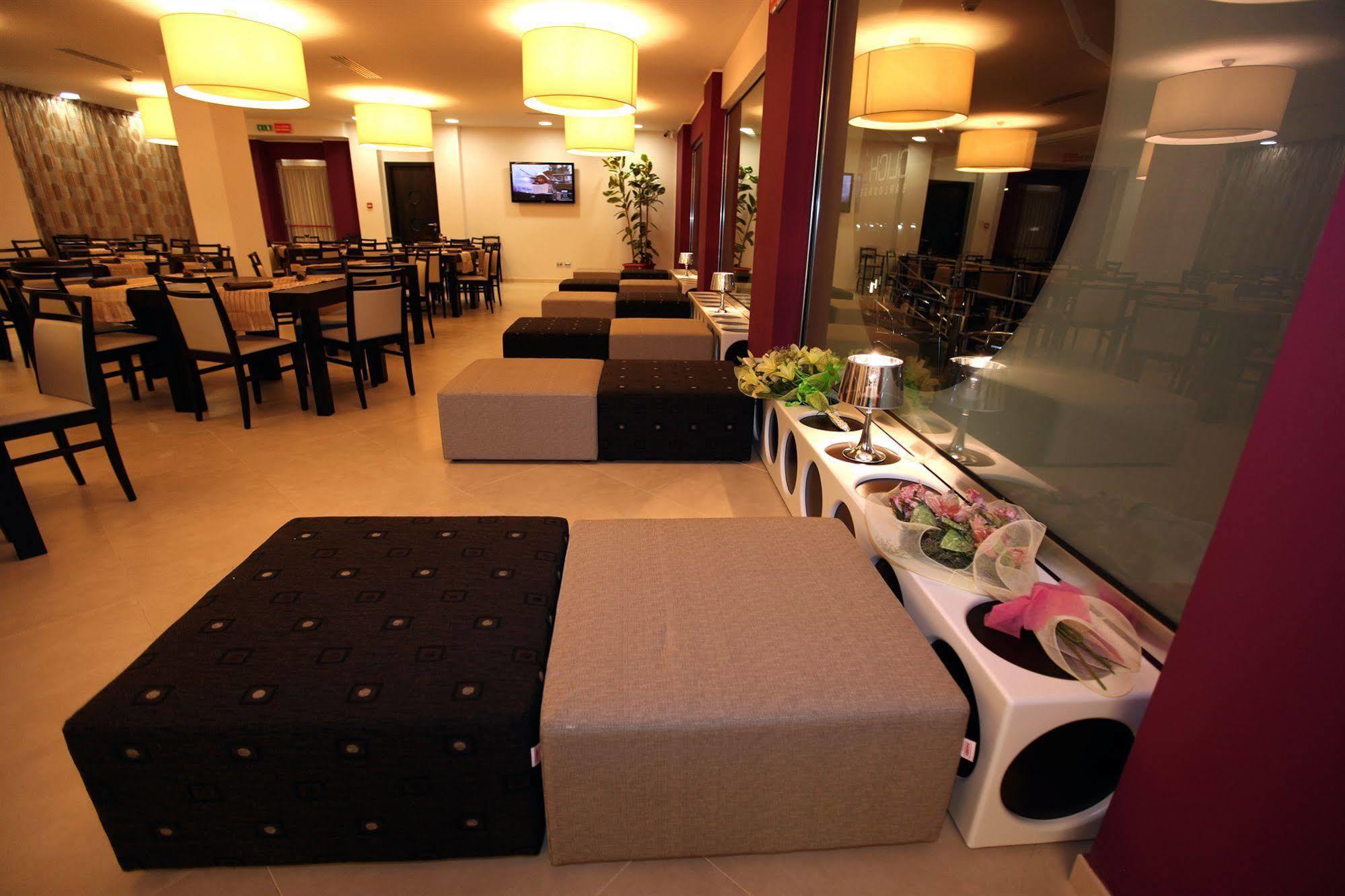 Cliché Hotel 3*