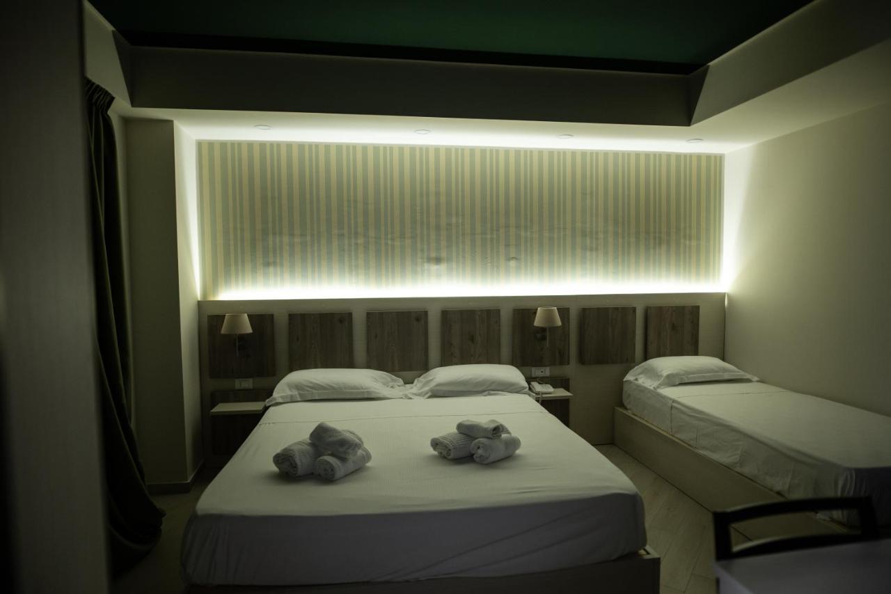 Cliché Hotel 3*