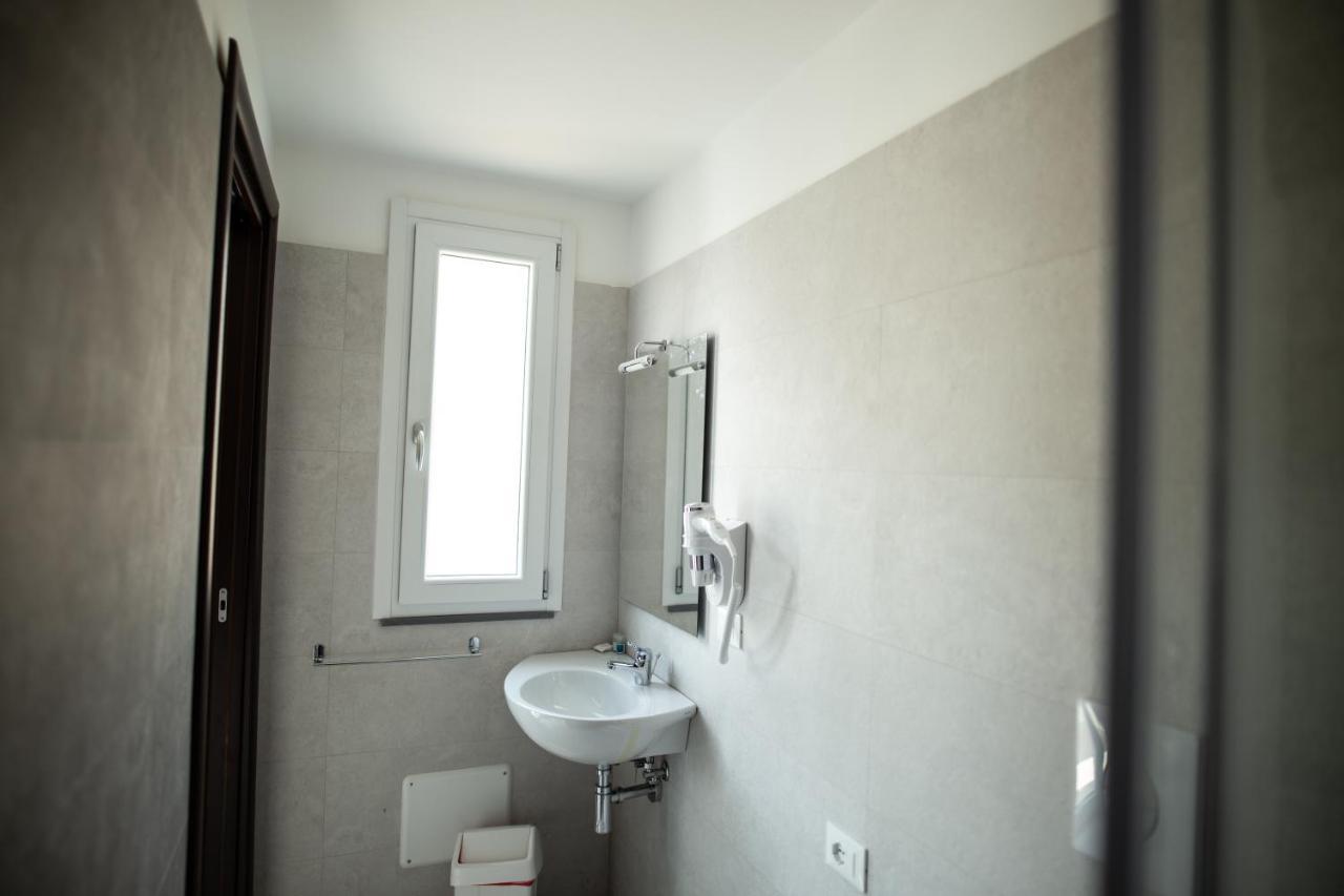 Cliché Hotel 3*
